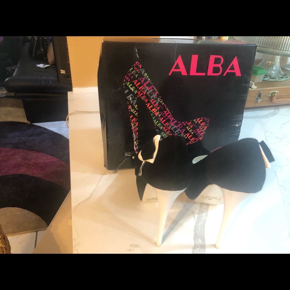 Alba Black and white hi heels US Size 10